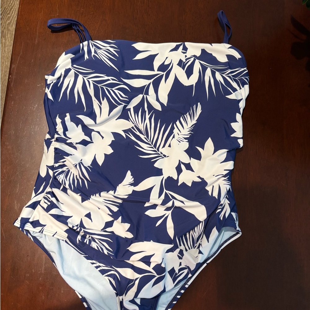 Cupshe Elevated Tropicals Blue And White One Piece Swimsuit Size XL